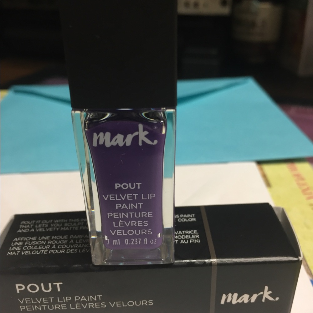 LIPSTICK - Picture 6 of 6